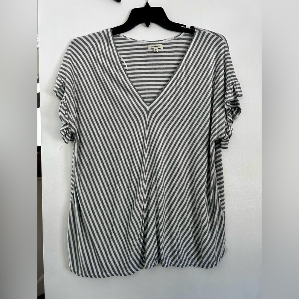 Max Studio Gray and White Striped V-Neck Short Sleeve Top